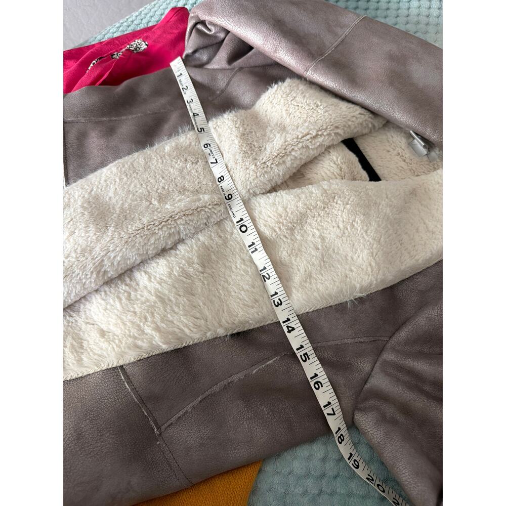 0106 Cache Metallic Shearling Jacket Silver Faux … - image 6